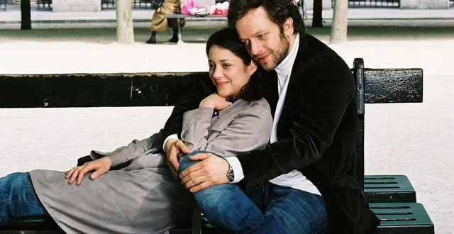photo  marion cotillard (lena), jonathan zaccaï (mark) dans « toi et moi », ce soir sur france 4.  &copy;  © sombrero productions 