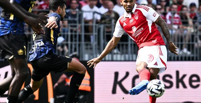 photo  kenny lala face à lille au match aller.  &copy;  guillaume saligot / ouest-france 