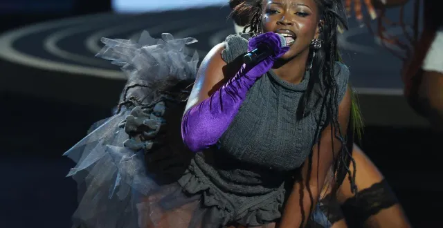 photo  la chanteuse theodora lors de la 41e édition des victoires de la musique, vendredi 13 février 2026, à la seine musicale à boulogne-billancourt (hauts-de-seine).  &copy;  alain jocard / afp 