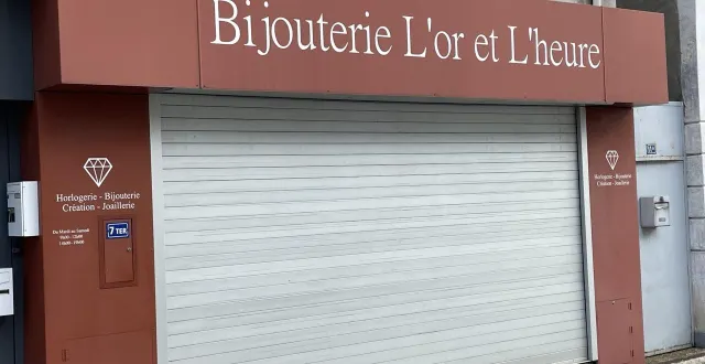 photo  la bijouterie devrait restée fermée plusieurs jours à la suite du braquage.  &copy;  le maine libre 