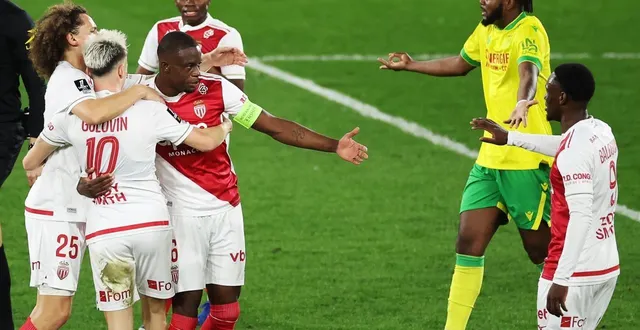 photo  chidozie awaziem impuissant face aux vagues monégasques. le fc nantes prend l’eau et ne parvient plus à écoper.  &copy;  afp 