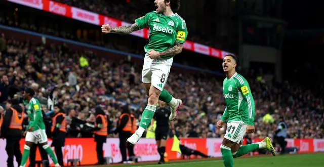 photo  newcastle célèbre sa victoire face à aston villa.  &copy;  dan istitene / getty images via afp 