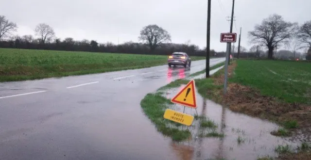 photo  un secteur inondé vers etival-lès-le mans.  &copy;  le maine libre 