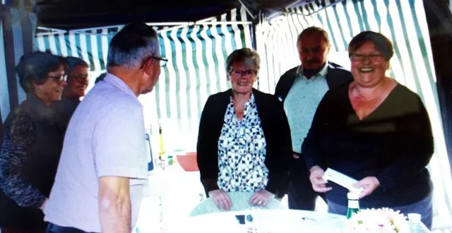 photo  le bureau prépare la mise en place de cette journée dans la bonne humeur.  &copy;  archives le maine libre 