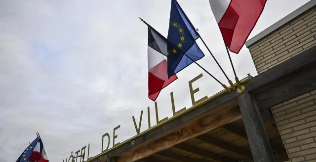 photo  dans un mois, de nouveaux visages vont composer les équipes municipales pour les six prochaines années.  &copy;  denis lambert 
