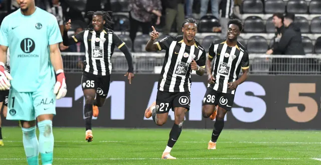 photo  lilian raolisoa.  &copy;  co - michel durigneux 