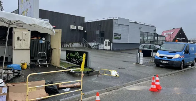 photo  une équipe de techniciens d’enedis est intervenue ce dimanche au niveau d’un transformateur et de conduits électriques, occasionnant une coupure de courant dans une partie de la zone nord du mans.  &copy;  le maine libre 
