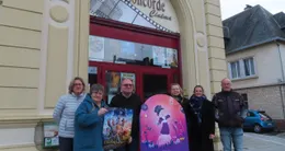 actu cinéma une partie des bénévoles du cinéma le concorde avec jérôme levrat, projectionniste.