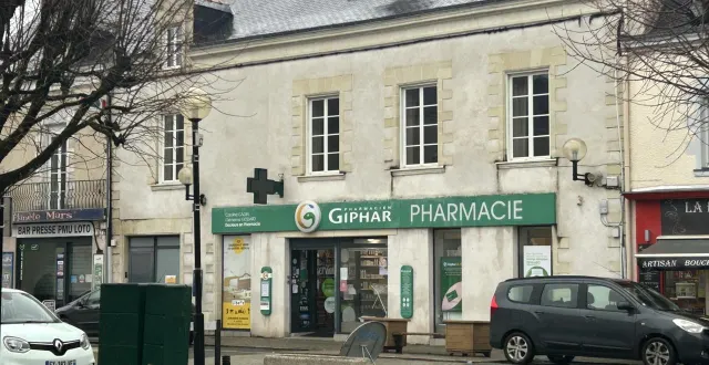 photo  rue d’anjou à saint-mars-la-jaille (vallons-de-l’erdre), la pharmacie a installé une cabine de téléconsultation dans son officine.  &copy;  ouest-france 