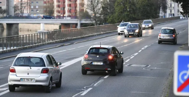 photo  que l’on vive en provence-alpes-côte d’azur ou en bretagne, la facture de l’assurance auto ne sera pas la même.  &copy;  photo archives le maine libre hervé petitbon 