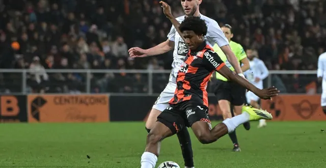 photo  le milieu angevin branco van den boomen.  &copy;  photo afp 