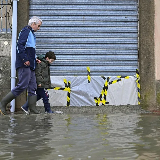 photo sur les quais aux ponts-de-cé 30 à 40 cm supplémentaires sont attendus dans les jours à venir.  ©  vincent michel / ouest-france
