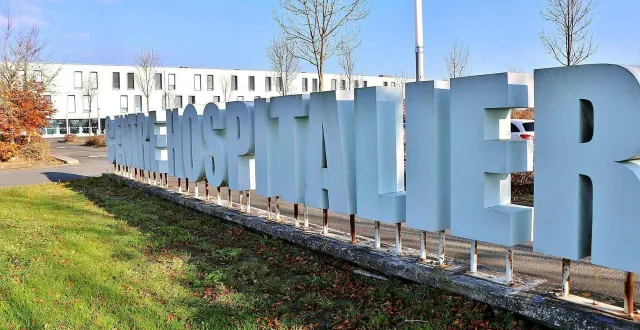 photo  le centre hospitalier du bailleul, à mi-chemin entre sablé-sur-sarthe et la flèche.  &copy;  archives ouest-france 