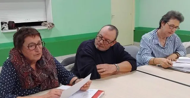 photo  de gauche à droite : marie-rose brière, trésorière ; didier damain, président ; béatrice damain, secrétaire.  &copy;  ouest-france 