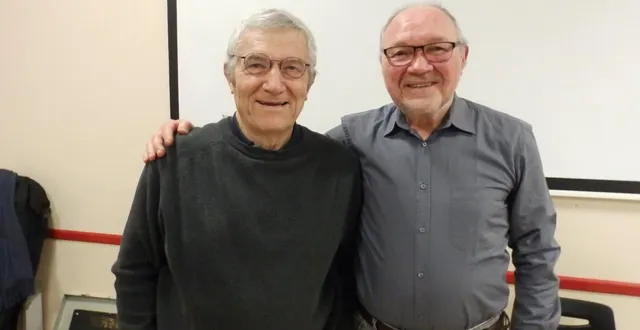 photo  le freignéen jean-pierre lapierre (à gauche) se retire du bureau au sein duquel il œuvrait depuis 2012. à ses côtés le président d’éclats de voix, rené beauduffe.  &copy;  co 