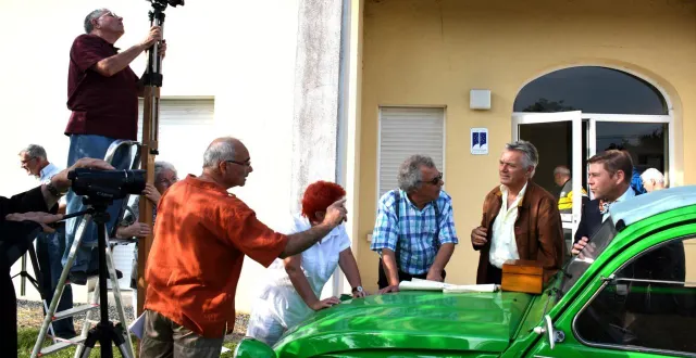 photo  claude jouy, en pleine action sur un tournage.  &copy;  monique jouy 