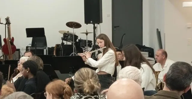 photo  dimanche 8 février, l’harmonie musiqu’en maine, orchestre du territoire, se produisait à la salle des fêtes du village pour son premier concert de l’année. ce fut l’occasion aux nombreux mélomanes de découvrir également plusieurs morceaux des élèves de l’école de musique concoctés pour l’occasion.  &copy;  ouest-france 