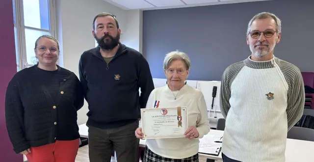 photo  cécile bigot, entourée de jean-françois ferrand, président du comité local, de daniel leroy, délégué départemental, et d’aurélia dupont, adjointe aux associations.  &copy;  le maine libre 