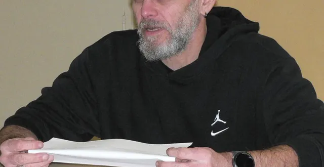 photo  laurent souillot, président du comité des fêtes, suggère l’organisation d’un intervillages cet été.  &copy;  ouest-france 