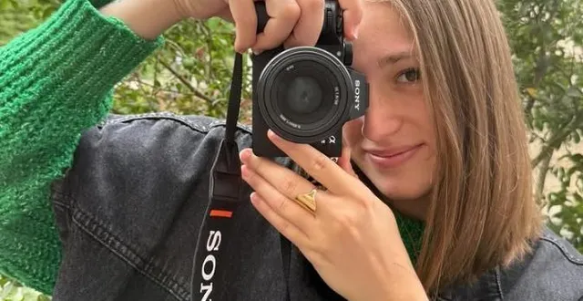 photo  en parallèle de son nouveau métier, lisa calvet a lancé son autoentreprise de communication web, nommée 96visuels, comme son ancien numéro de maillot.  &copy;  96visuels 