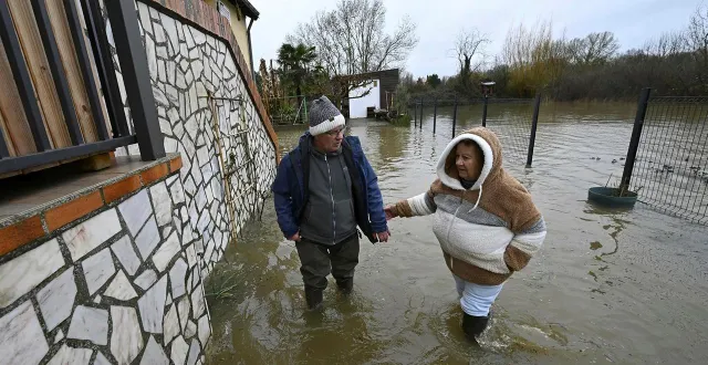 photo  le hameau les aireaux est immergé par l’aubance et le louet, rémy et eliane benier y habitent avec près de 80 cm dans leur cave.  &copy;  vincent michel / ouest-france 