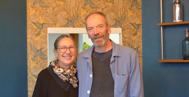photo  dominique et patrice quiniou, nouveaux propriétaires du bar-tabac restaurant au bon coin.  &copy;  ouest-france 