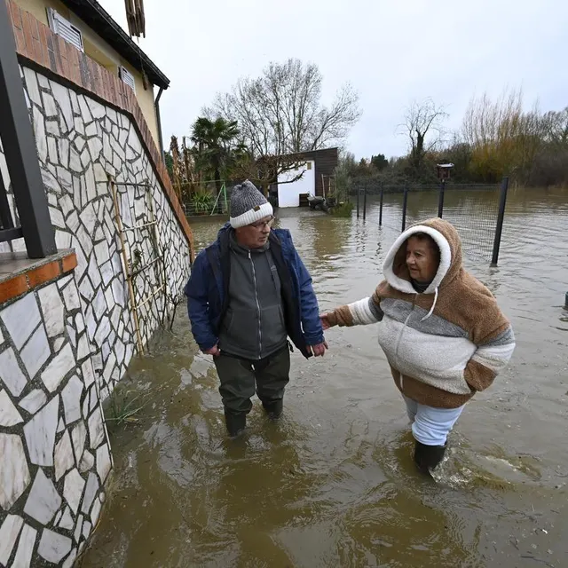 photo rémy et éliane benier, retraités, habitent le hameau depuis 36 ans. les crues, ils connaissent.  ©  vincent michel / ouest-france