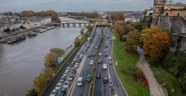 photo  le département annonce la fermeture des voies sur berge, dans la soirée de ce lundi 16 février 2026.  &copy;  co - josselin clair 