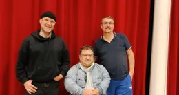 actu cin&eacute;ma  le réalisateur chorégraphe philippe ménard (avec le bonnet), jean-guy bret, président d'action handicap vendée et olivier carpentier, patient et acteur dans le documentaire 