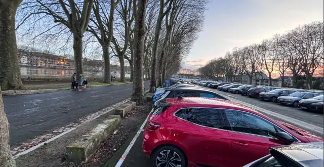 photo  lundi 16 février 2026. il est fortement déconseillé de se garer sur la place de la rochefoucauld.  &copy;  co - anthony pasco 