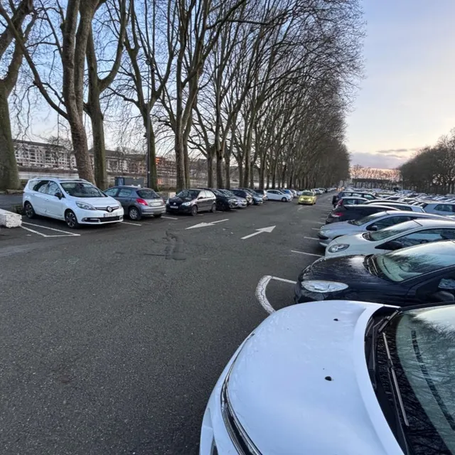 Le parking gratuit, a proximité du centre-ville d’Angers, est souvient complet. CO - Anthony PASCO photo le parking gratuit, a proximité du centre-ville d’angers, est souvient complet. © co - anthony pasco