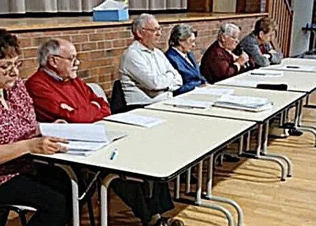 photo  les membres du bureau de générations mouvement.  &copy;  le maine libre 