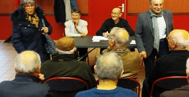 photo  à droite, michel bordereau, le président de la fnaca, a accueilli marie-madeleine monnier lors de l’assemblée générale de l’association des anciens combattants. au centre, la trésorière, éliane boiteau et andré goulet, le secrétaire.  &copy;  ouest-france 