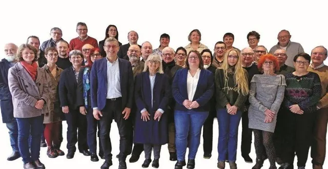 photo lonlay-le-tesson. présentation de la liste conduite par bernard mésenge 