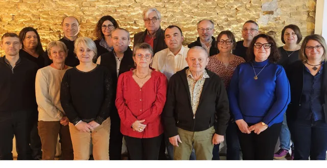 photo  la liste de martine couet « toujours engagés pour le bien-être des voivrais » présente son programme.  &copy;  ouest-france 