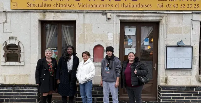 photo  princess monday entourée de marie-thérèse delaunay, taye et paul.  &copy;  co 