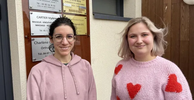 photo  lucie douillard (à gauche), médecin généraliste, arrive à précigné où charlène guibert, orthoptiste, est installée depuis novembre 2025.  &copy;  le maine libre 