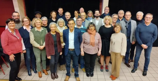 photo  la liste de gardons le cap chalonnes 2026 avec au centre laurent froger, la tête de liste. absents : betty limousin, hervé mayer, jacqueline thuleau, armelle moreau  &copy;  . ouest-france 