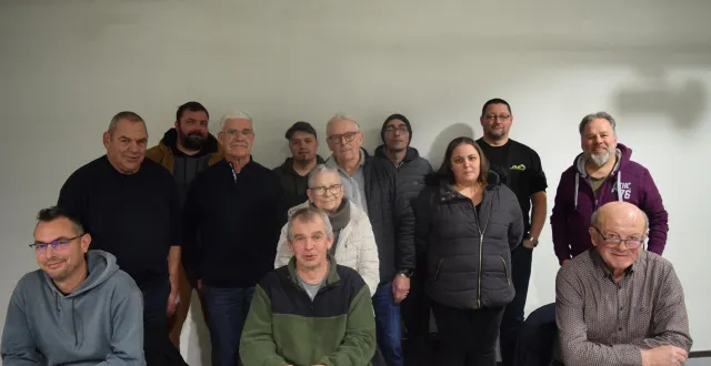 photo  les membres du bureau de la gaule belloprataine présidés par philippe rouiller désespèrent de ne pas mobiliser davantage de pêcheurs pour organiser les temps forts comme l'enduro de la carpe et autres nettoyages de rives.  &copy;  ouest-france 