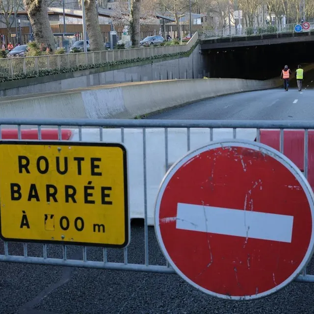 photo les voies sur berges devaient être inondées volontairement à angers pour éviter le trop de pression sur l’ouvrage.  ©  simon torlotin / ouest-france