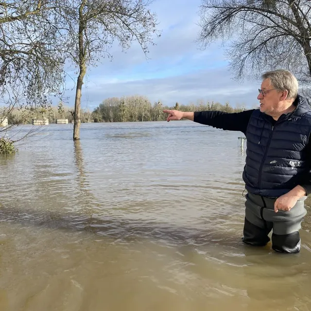 photo les habitants s’organisent pour faire face à la montée des eaux.  ©  ouest-france