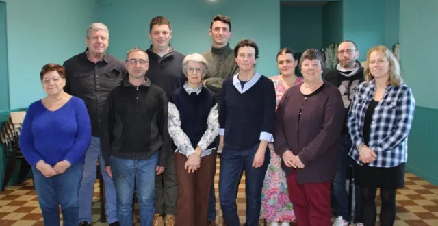 photo  de gauche à droite. au premier rang : patricia perreaux philippe carpentier, colette mousse (tête de liste), laurence laigre, agnès lethorey et sandrine lebreton. au second rang : philippe bichelberger, damien moutardier, thomas laigre, céline gauriat et damien moutardier.  &copy;  ouest-france 