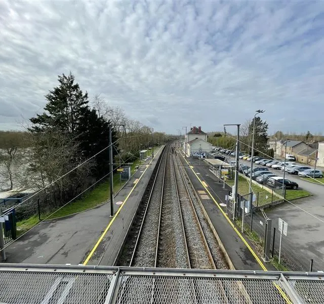 La gare de Varades, située à quelques centaines de mètres au nord de la Loire, est actuellement fermée au public. Ouest-France photo la gare de varades, située à quelques centaines de mètres au nord de la loire, est actuellement fermée au public. © ouest-france