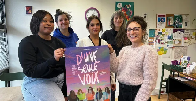 photo  angers, vendredi 13 février 2026. victoria keita, clémentine david du planning familial, tikuna barbakadze, isabelle mandin et tesslye lopez les deux réalisatrices du documentaire 