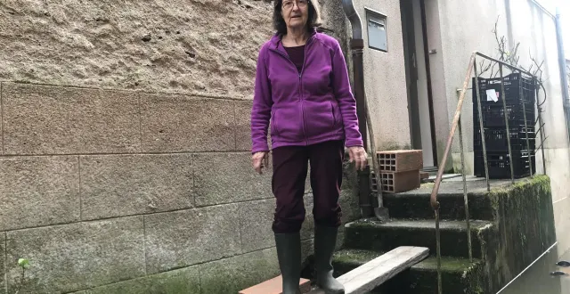 photo  marie-françoise collineau vit près de la maine, à angers, depuis 1995. elle vit au rythme des crues.  &copy;  ouest-france 