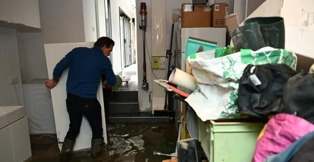 photo  mardi 17 février 2026. dans l’agglomération angevine, certains habitants tentent le tout pour le tout, afin de sauver ce qu’ils peuvent.  &copy;  co - josselin clair 