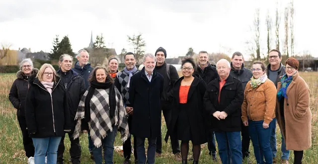 photo  jean-pierre chéreau, au centre, accompagné de ses colisitiers d’agir pour marçon avec vous ! (absente sur la photo : camille faivre).  &copy;  ouest-france 