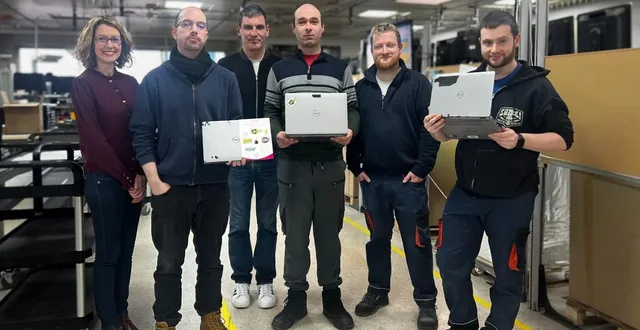 photo  l’équipe informatique des ateliers du bocage, avec du matériel de la nouvelle gamme k-bossés.  &copy;  document remis - ateliers du bocage 
