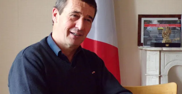 photo  le premier adjoint christian leroy se présente aux élections municipales des 15 et 22 mars 2026 à luché-pringé.  &copy;  le maine libre 