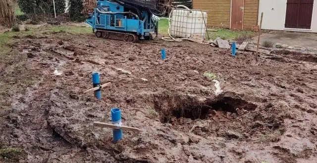 photo  une marnière de 12 m de profondeur a été découverte le 24 janvier 2026 à grigneuseville (seine-maritime). les plots bleus indiquent où les sondages du sol ont été effectués.  &copy;  fournie par la mairie de grigneuseville 